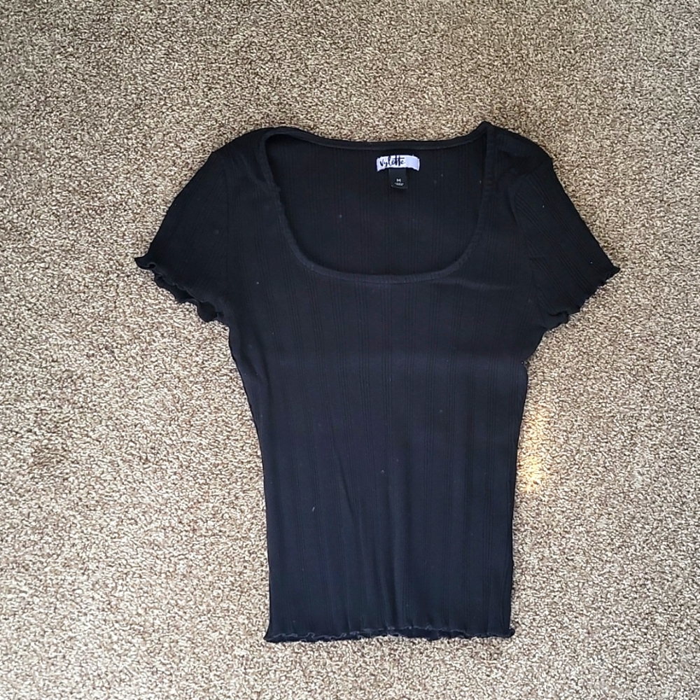 Black short sleeve fitted shirt